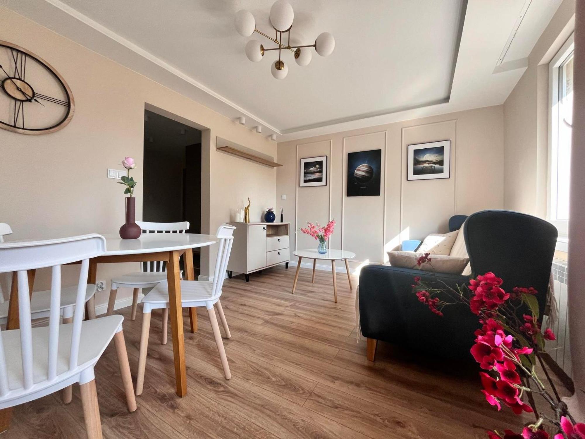 Prestige Apartment Bohaterow Warszawy Kielce Buitenkant foto