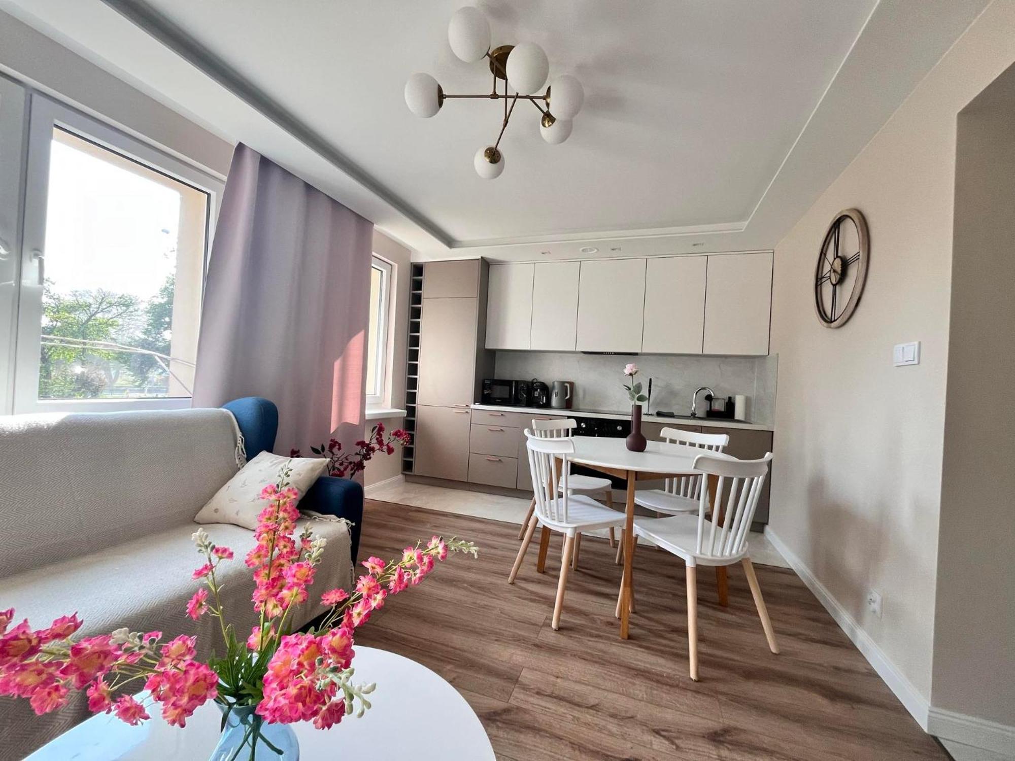 Prestige Apartment Bohaterow Warszawy Kielce Buitenkant foto