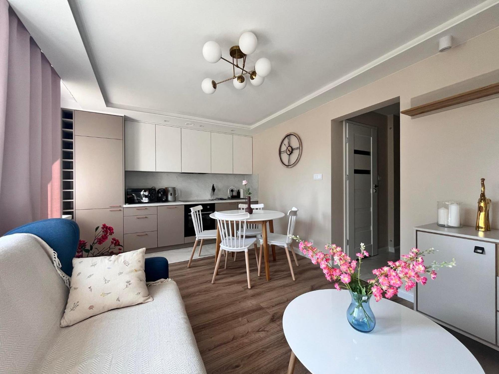Prestige Apartment Bohaterow Warszawy Kielce Buitenkant foto